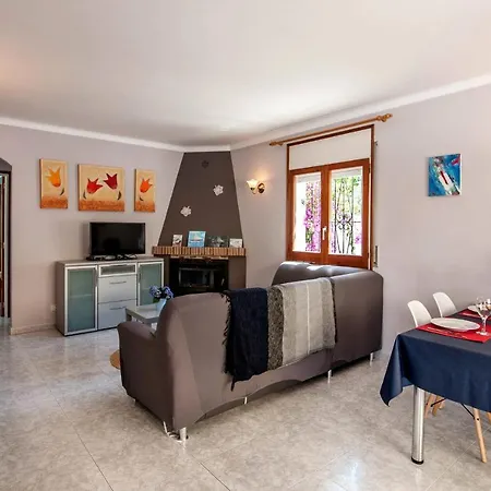 Yvonne * L'Escala