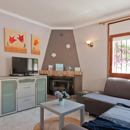 Yvonne L'Escala