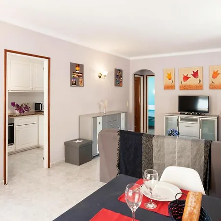 Holiday home Yvonne *